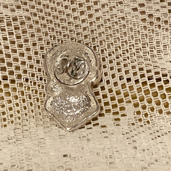 Vintage Avon Santa Silver Tone Enamel Tack Pin - Picture 2 of 3